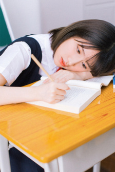 吃女主人袜子视频